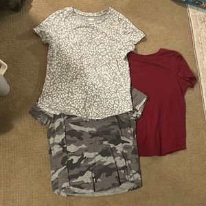 old navy bundle of tees